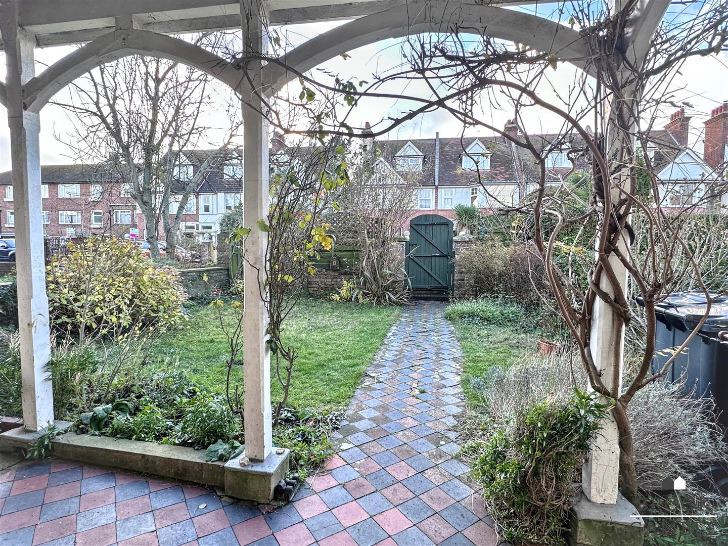 1 Bedroom Flat. Willingdon Road in Eastbourne,  2